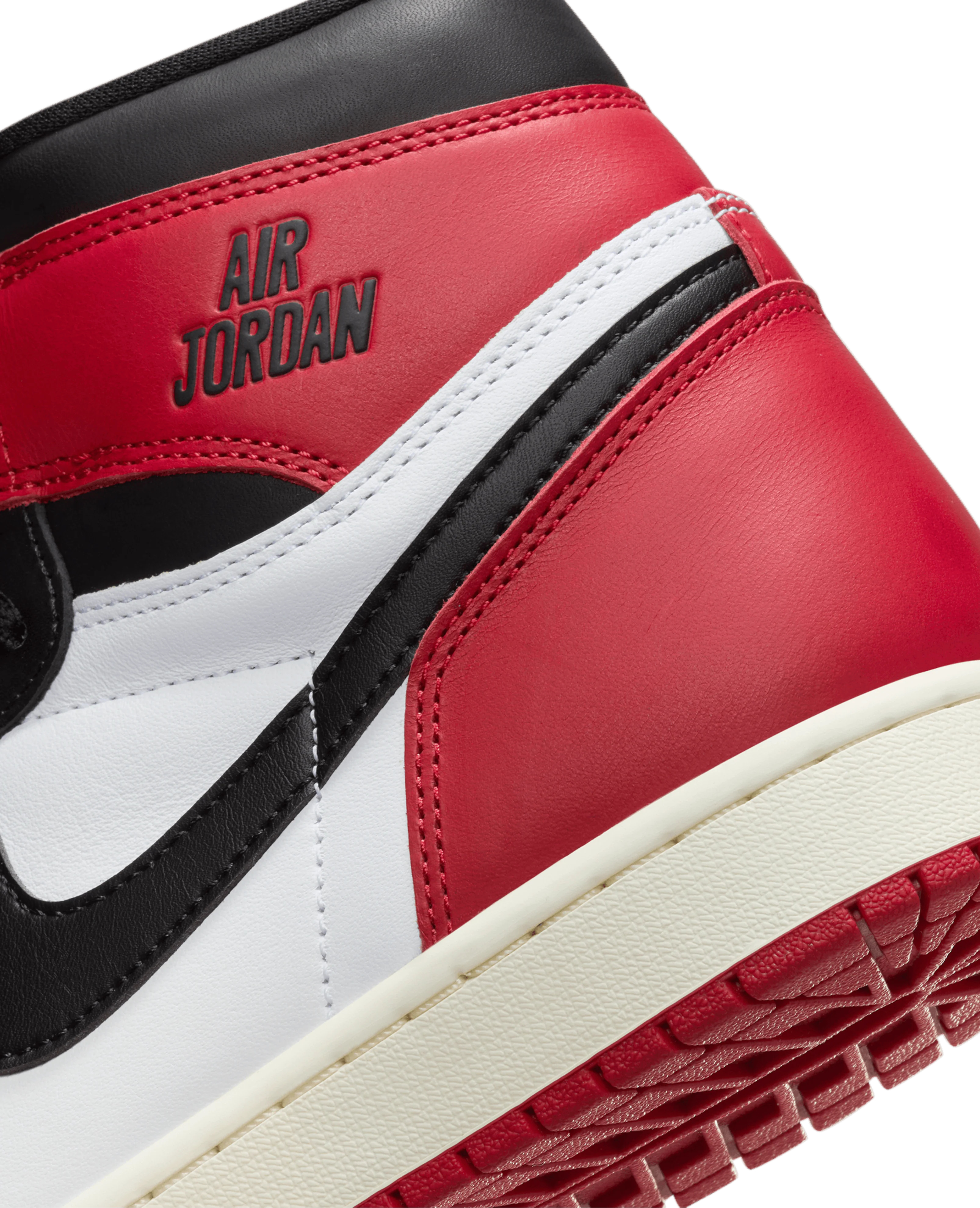 Air Jordan 1 Retro High OG 'Black Toe' - Image 3